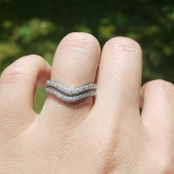 NEW Silver Diamond Curved Milgrain Band Ring - Picture 5 of 7